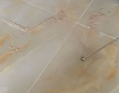 得荣瓷砖空鼓维修公司分享粘合剂选择不当在瓷砖铺贴过程中可能导致以下问题